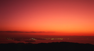和歌山紀州と淡路島の間の紀淡海峡の黎明