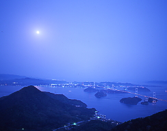 来島海峡大橋、月光のしまなみ街道
