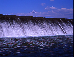 富士川の堰堤、現在は２段に改提されている、二度と此の風景は撮れません、残念、旧富士川町