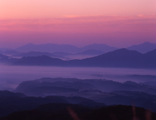 鬼女台ｷﾒﾝﾀﾞｲより蒜山高原、朝の光景
