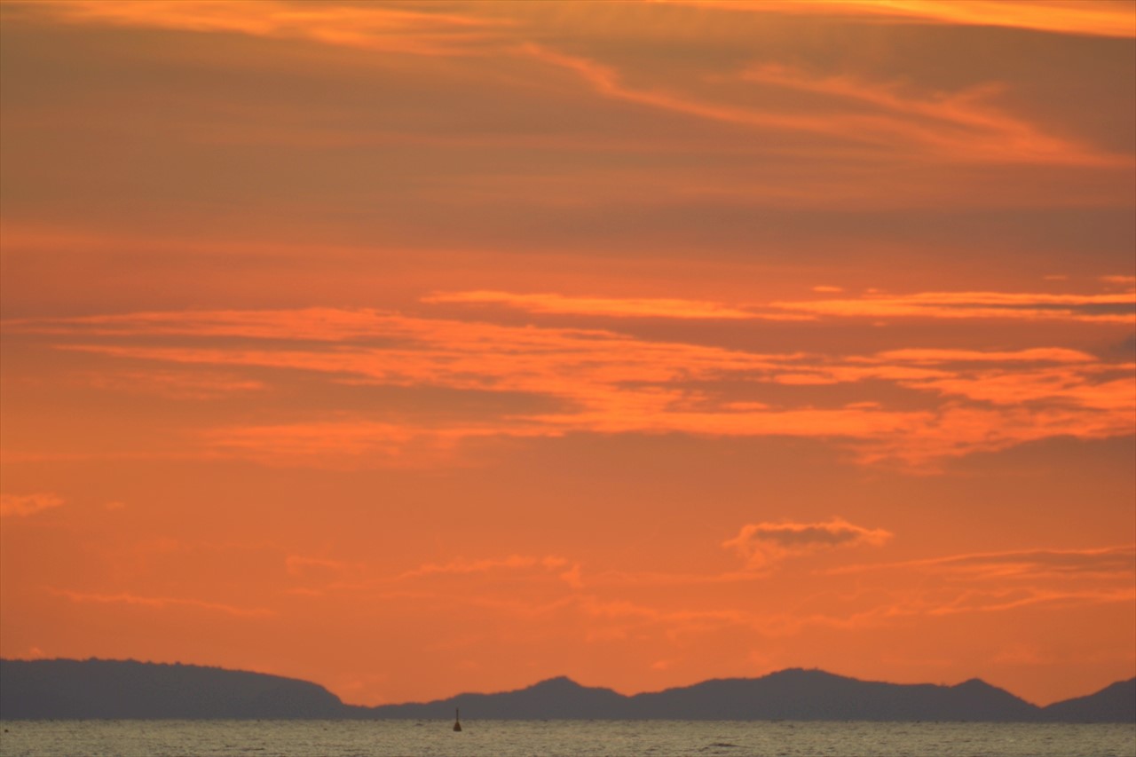_DSC0033 (2)播磨灘に浮かぶ小豆島に夕焼け雲２０２１年９月６日１８：１０