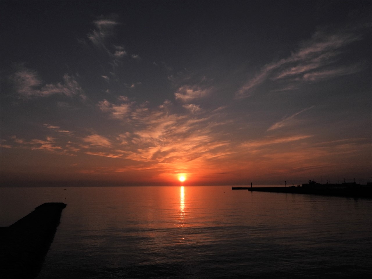 DSCN0932 (2)昇陽（大阪湾）（洲本川河口付近）２０２２年８月３日AM５：２６