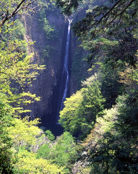 震動の滝、日本の滝百選